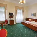 Sant Georg Garni 3*