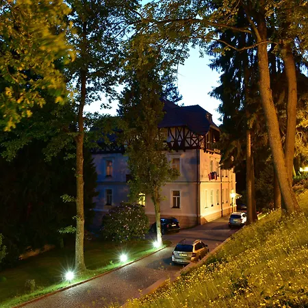 Sant Georg Garni بيت ضيافة Mariánské Lázně
