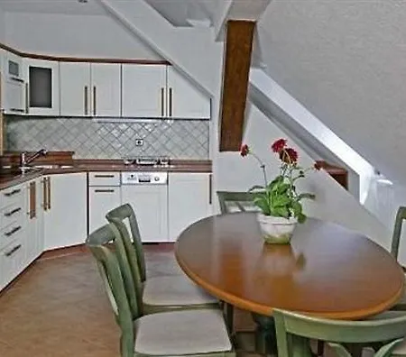 Sant Georg Garni