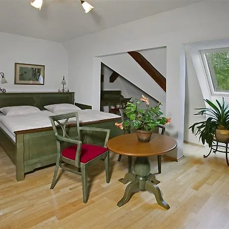 Sant Georg Garni Gasthof 4*