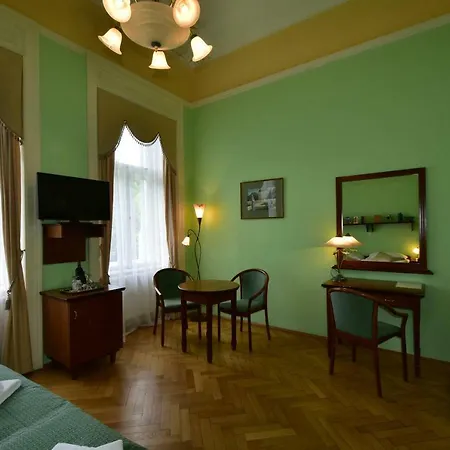 Sant Georg Garni Gasthof 4*