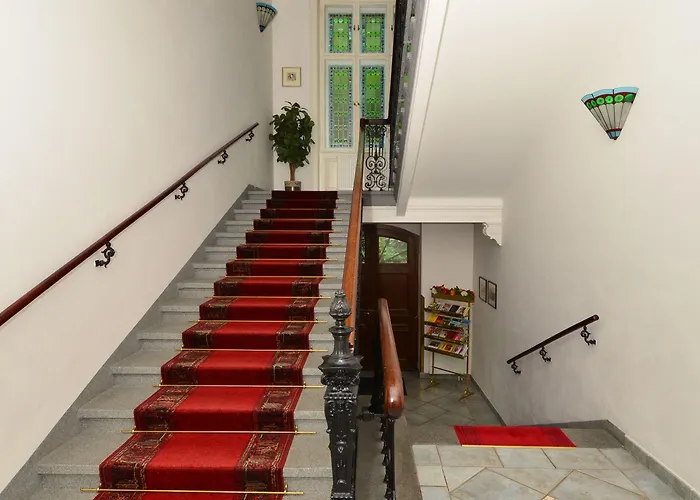 Gasthuis Sant Georg Garni 4*